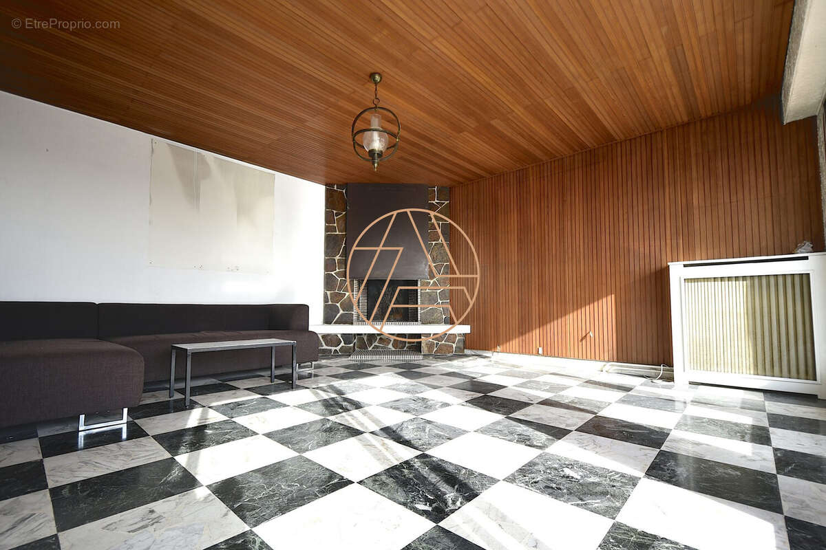 Appartement à SAINT-MAUR-DES-FOSSES