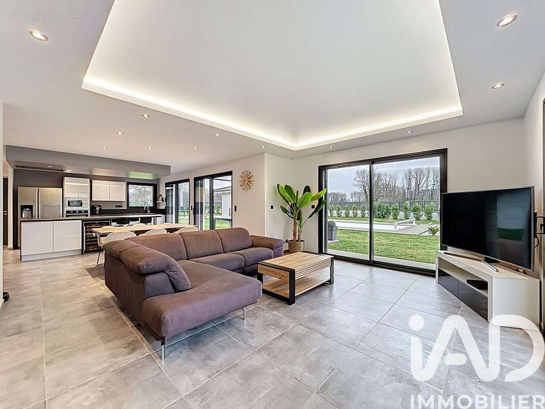 Photo 2 - Maison à TALISSIEU