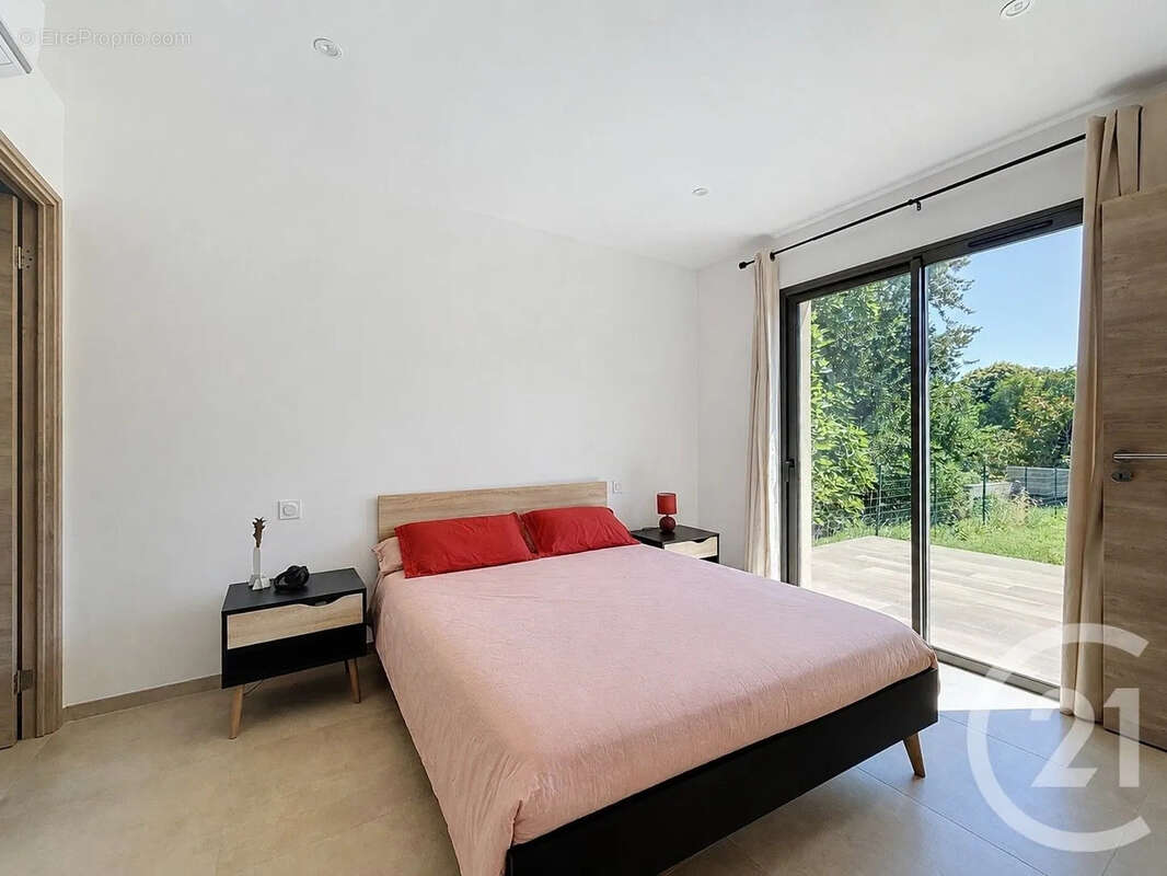 Maison 5 pièces 144 m² à vendre à Santa-Lucia-Di-Moriani (20230) - photo 5