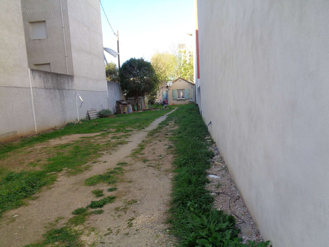 *TERRAIN 400 M2  pour faire deux immeubles 1600 m2 minimum. - photo 19