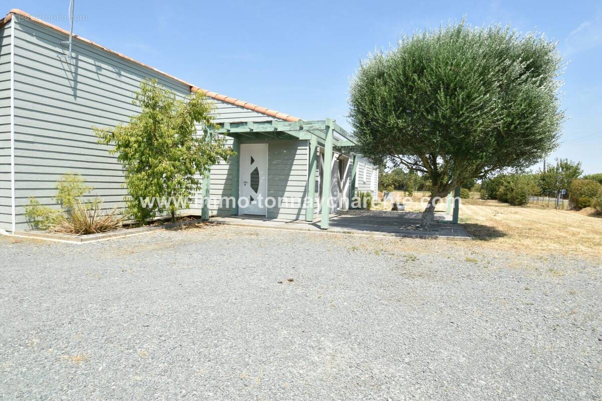 Maison à TONNAY-CHARENTE