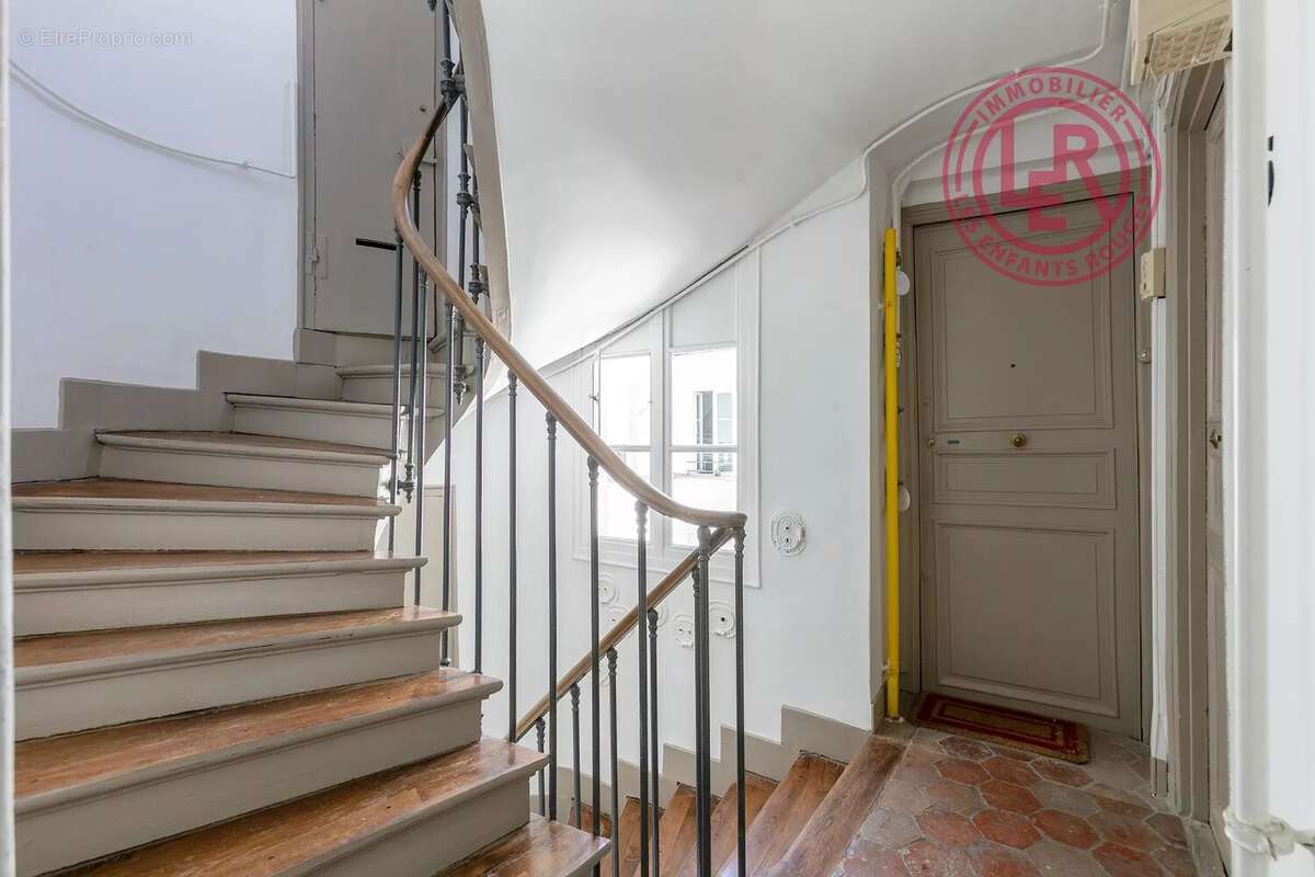 Paris 3ème - Deux pièces avec vue dégagée - photo 7