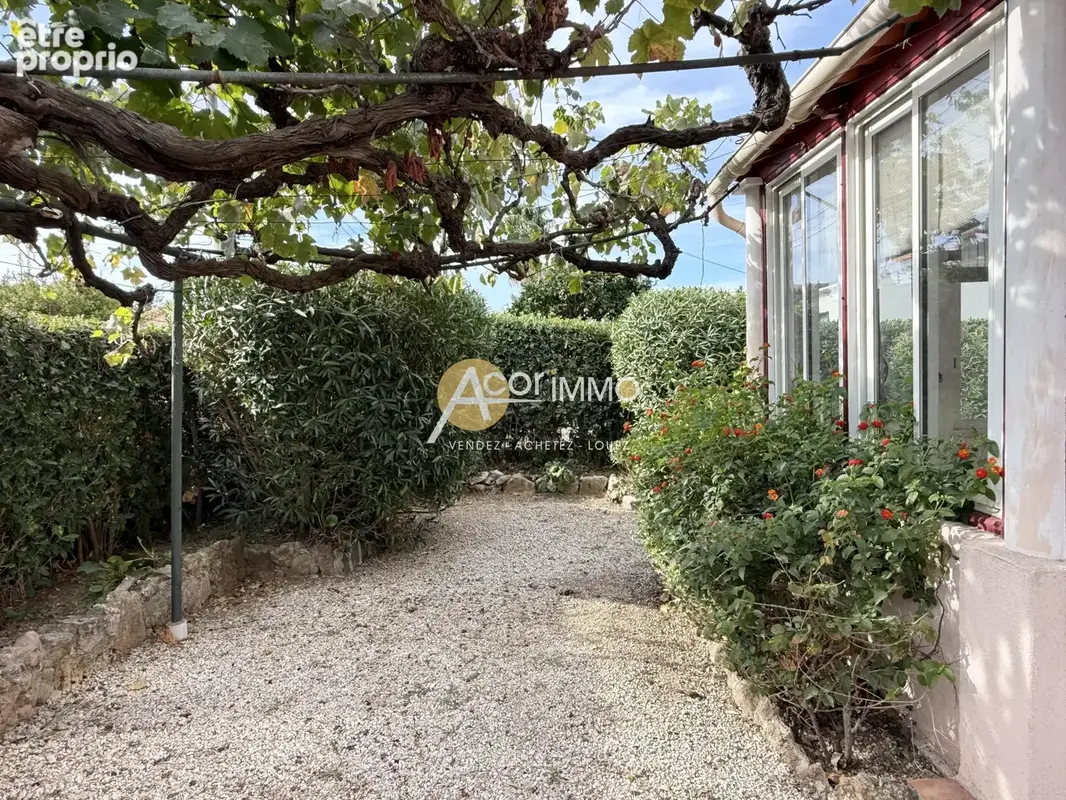Maison de plain pieds 95m2 avec garage sur 685 m2 de terrain, Six Fours les Plages - photo 7