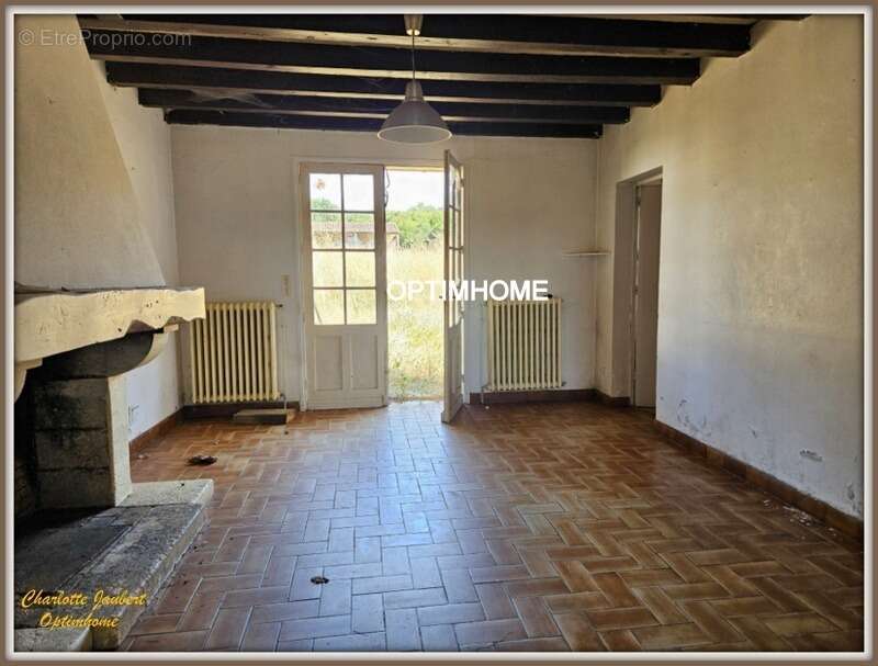 Maison à LA ROCHE-CHALAIS