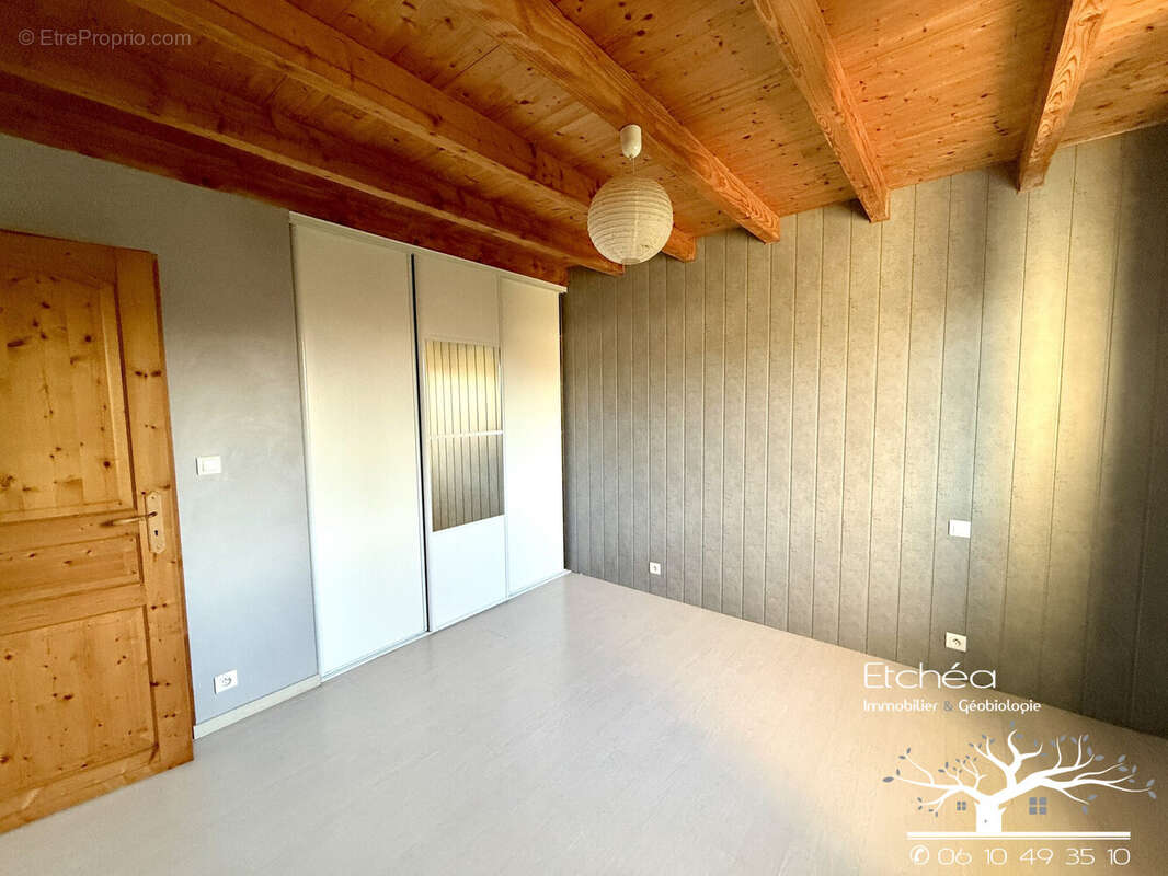 Maison à SERRES-CASTET