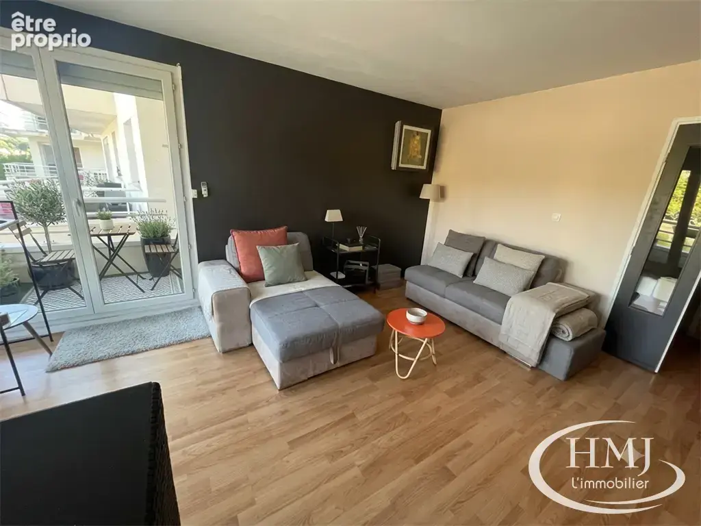 Appartement à CORBEIL-ESSONNES