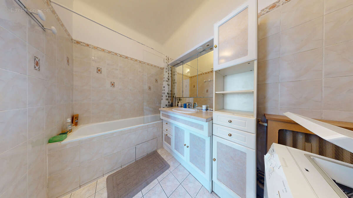 Appartement à LA GARENNE-COLOMBES