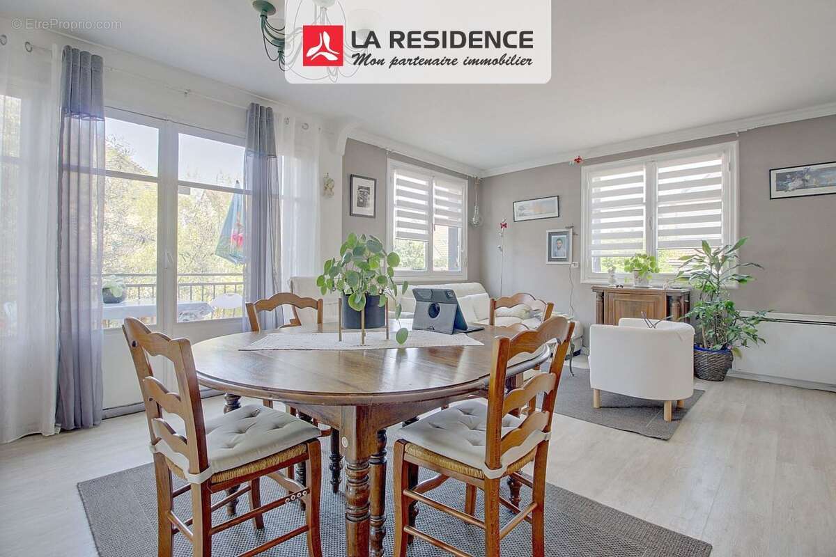 Maison à SARTROUVILLE