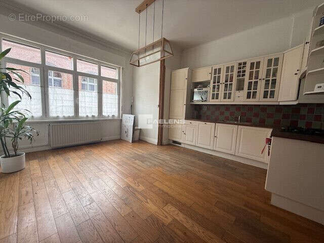 Appartement 64 m² à Lille  - photo 4