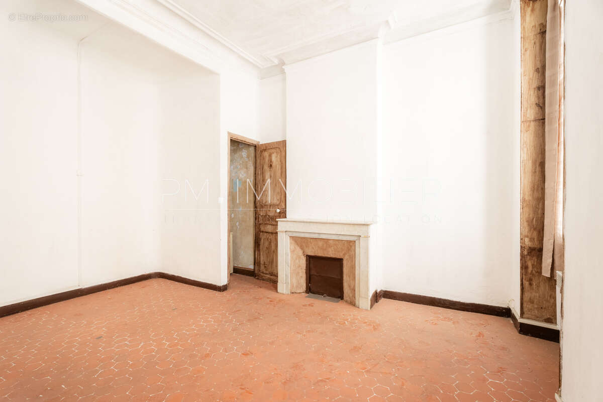 Appartement à MARSEILLE-2E