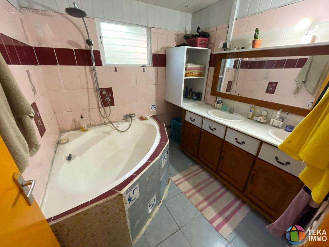 FABIEN TEKA IMMO vous propose une maison F6 à la vente à proximité du village de la Plaine des Palmistes - photo 14