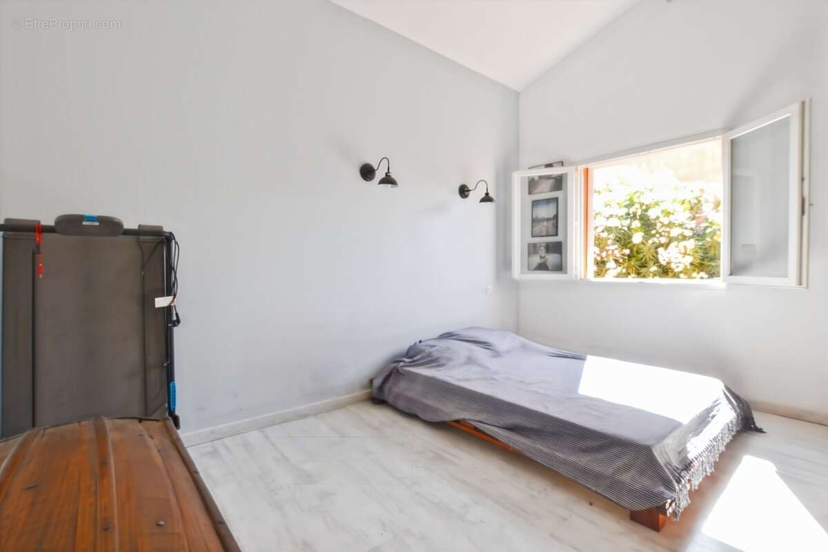 Montady – Maison familiale de 184 m² avec piscine et véranda - photo 23
