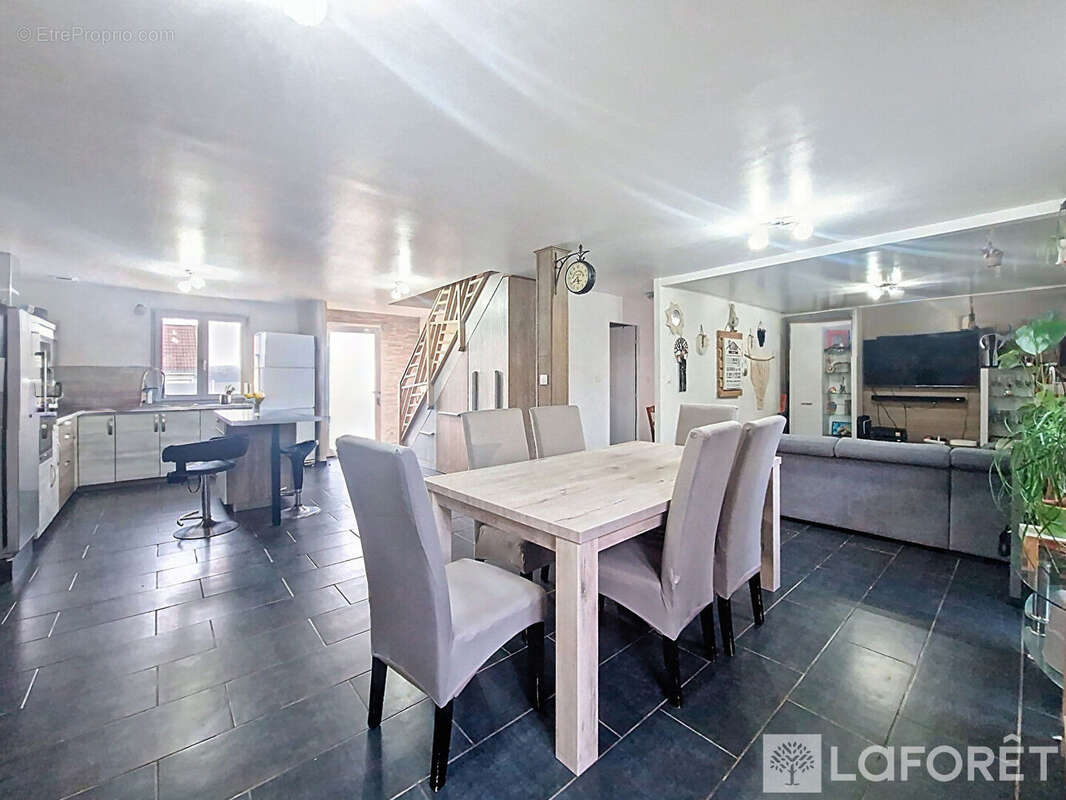 Maison à L'ISLE-SUR-LE-DOUBS