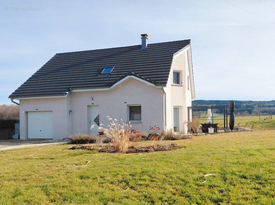 Maison à CHEVIGNEY-LES-VERCEL