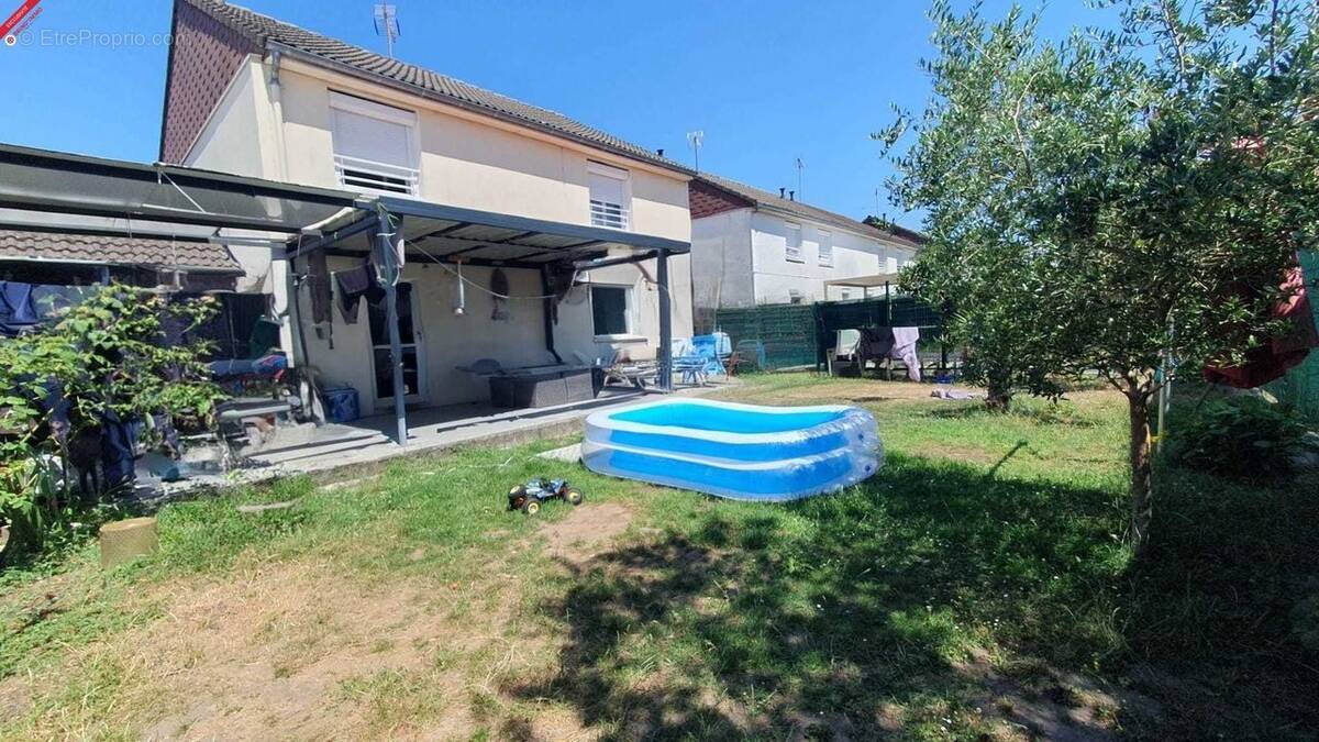 Maison à FLEURY-LES-AUBRAIS
