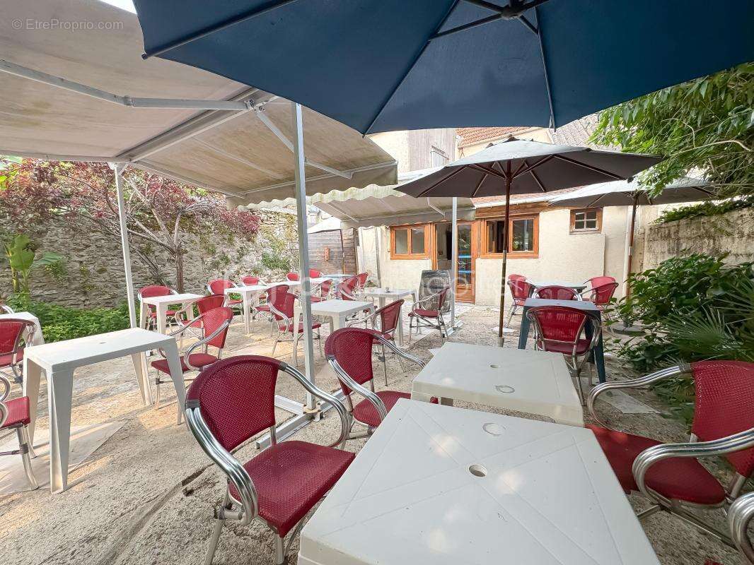 Commerce à PRESLES-EN-BRIE