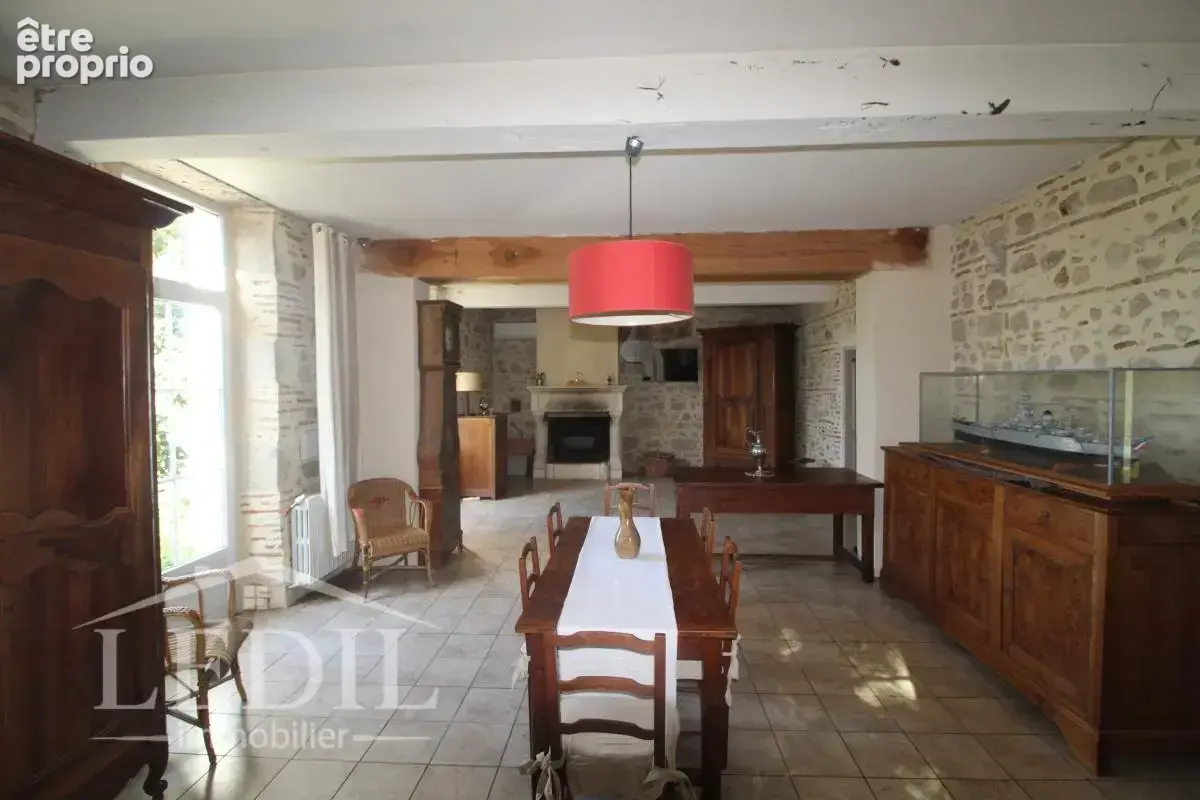 Propriété d’exception proche commodités – Maison en pierre + dépendances - photo 3