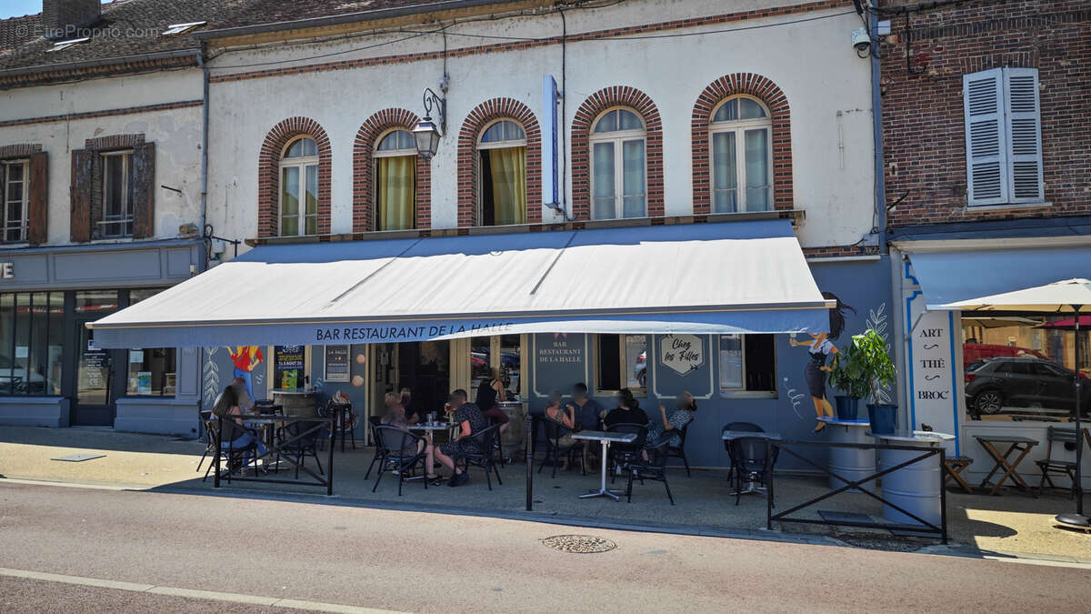 Commerce à VILLENEUVE-SUR-YONNE