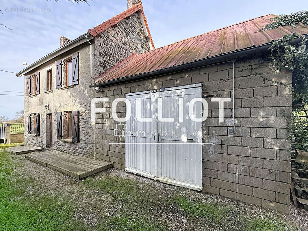 A Vendre, Maison à Saint Germain D'Elle avec terrain de 1800m² - photo 2