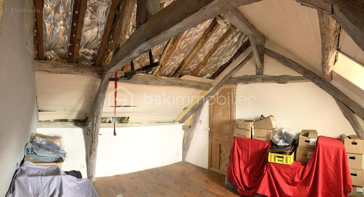 Maison de caractère avec dépendances et fort potentiel - photo 12