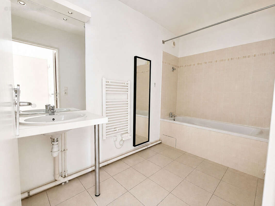 Appartement à MARSEILLE-7E