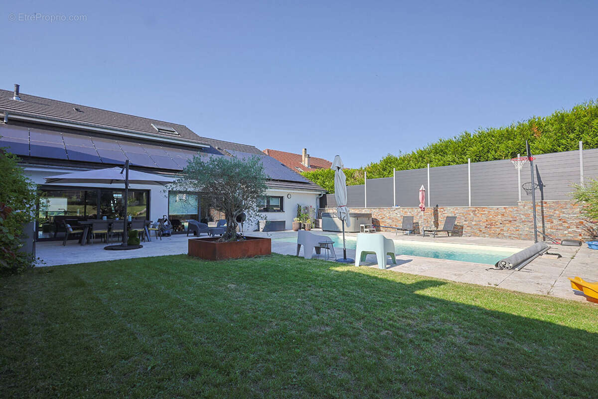 Maison à HOSTE