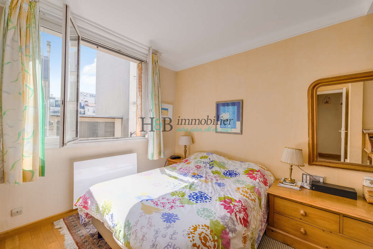 Appartement à PARIS-14E