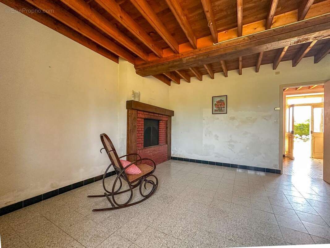Maison 144 m² à Saint-Georges-De-Rouelley  - photo 2