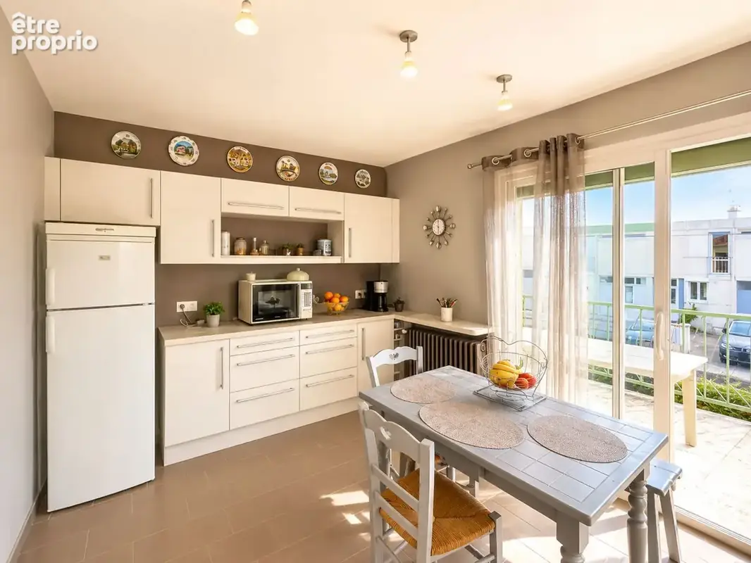 Maison 137 m² à Saint-Georges-De-Didonne  - photo 3