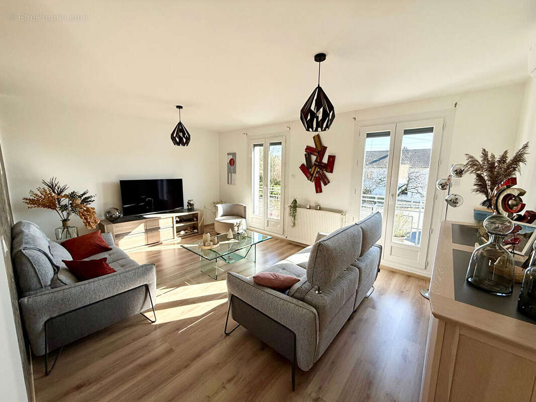 Maison à DOMPIERRE-SUR-BESBRE