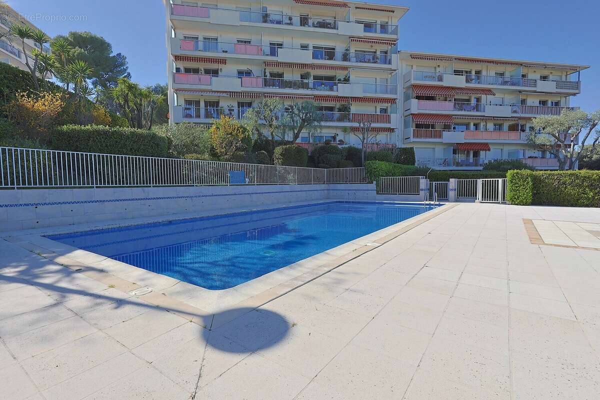 Superbe 3 pièces traversant avec terrasses, piscine et cadre de vie privilégié - photo 15