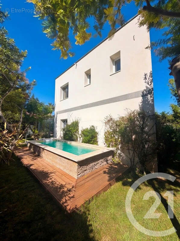 Maison à VALBONNE