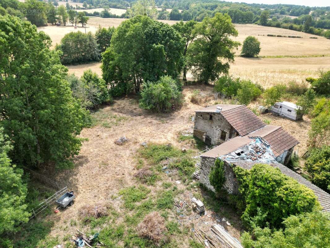 Maison à finir de rénover, située dans un cadre paisible - photo 19
