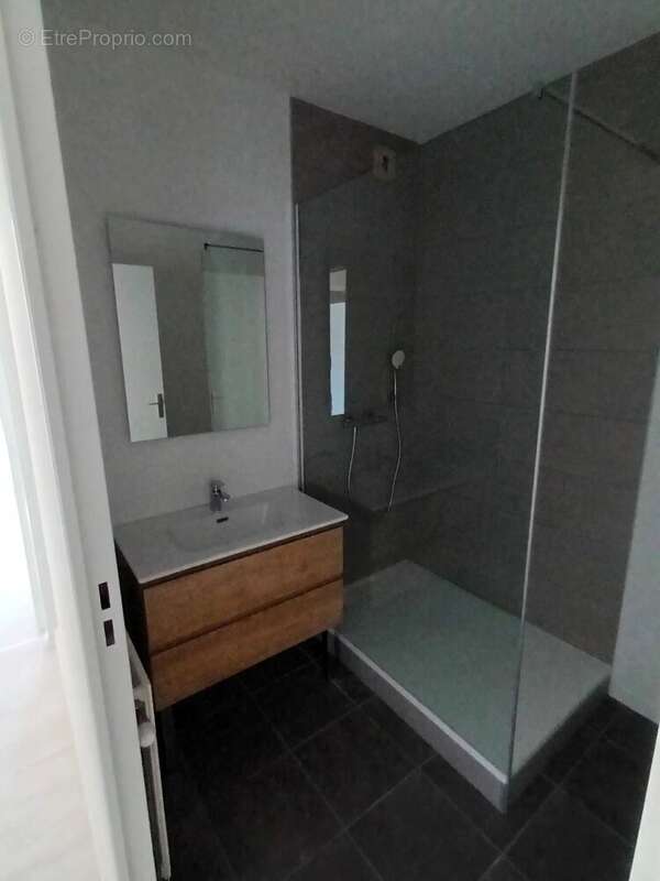 Appartement 82 m² à Montceau-Les-Mines  - photo 7