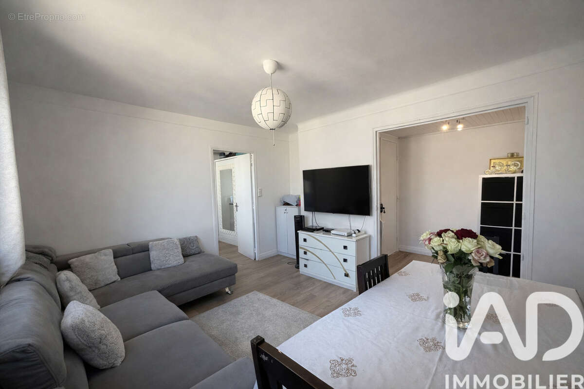 Photo 2 - Appartement à AUBERVILLIERS