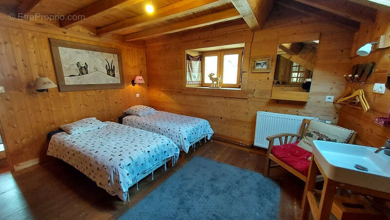 Maison à CHANTELOUVE