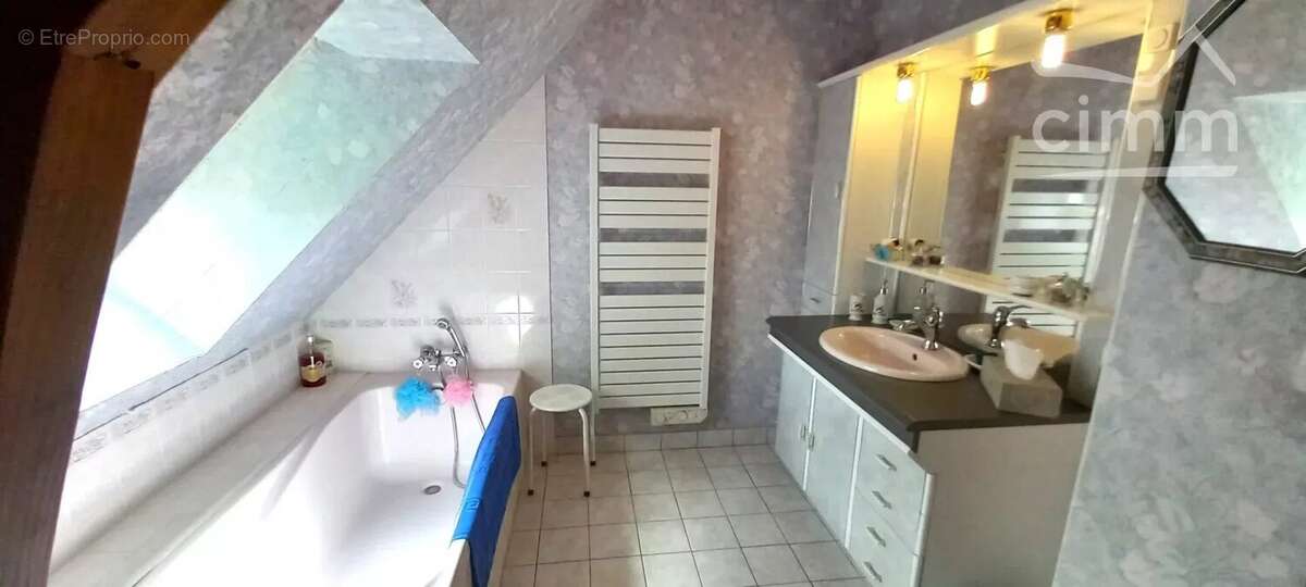 Maison à COUR-CHEVERNY