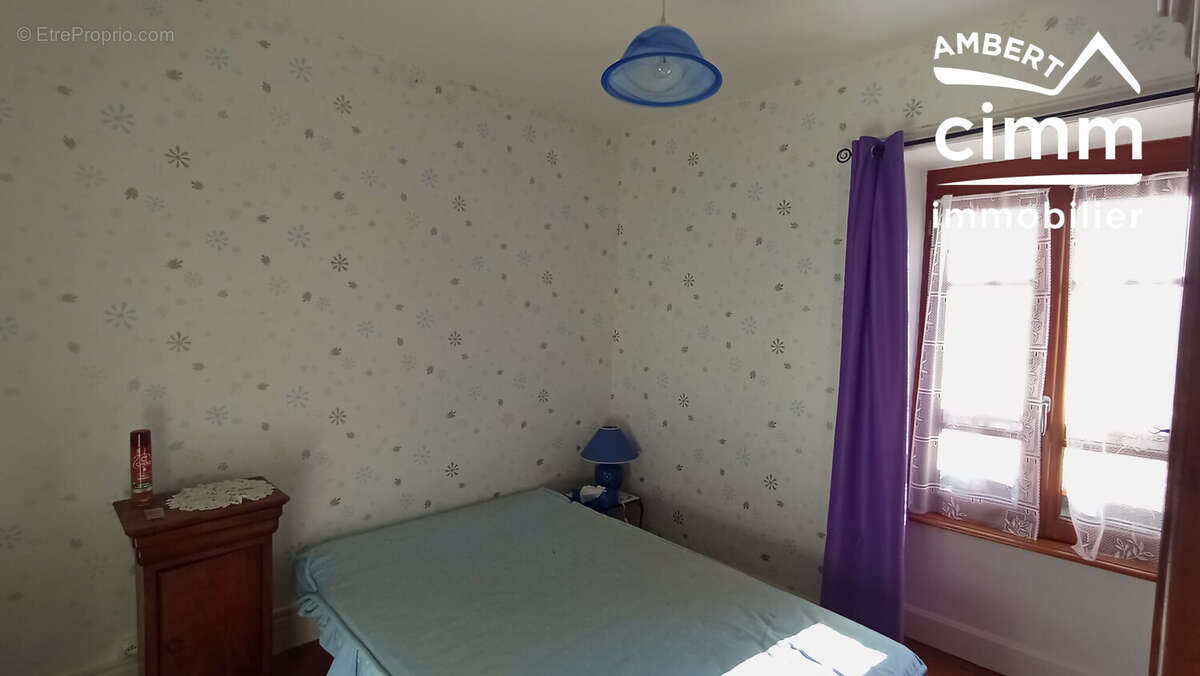 Maison à TOURS-SUR-MEYMONT