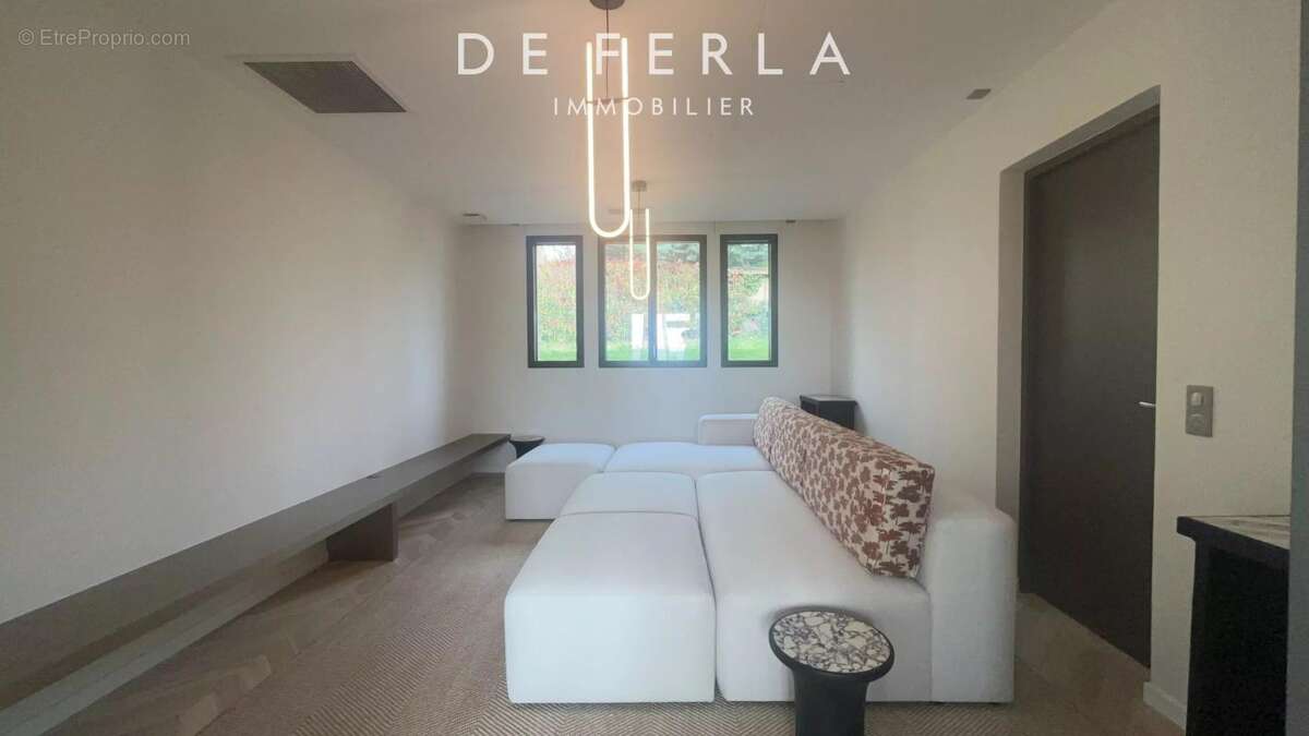 Maison à MAGNY-LE-HONGRE