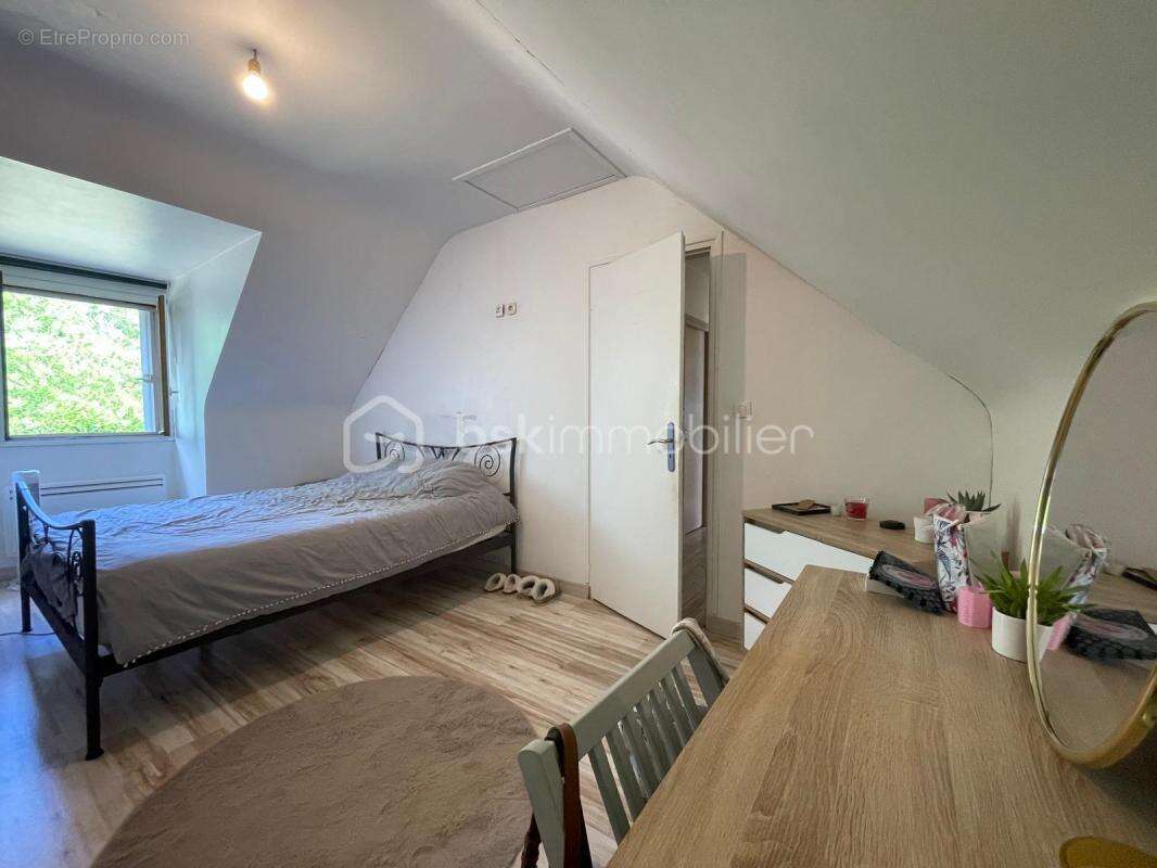 Maison à BRIARRES-SUR-ESSONNE