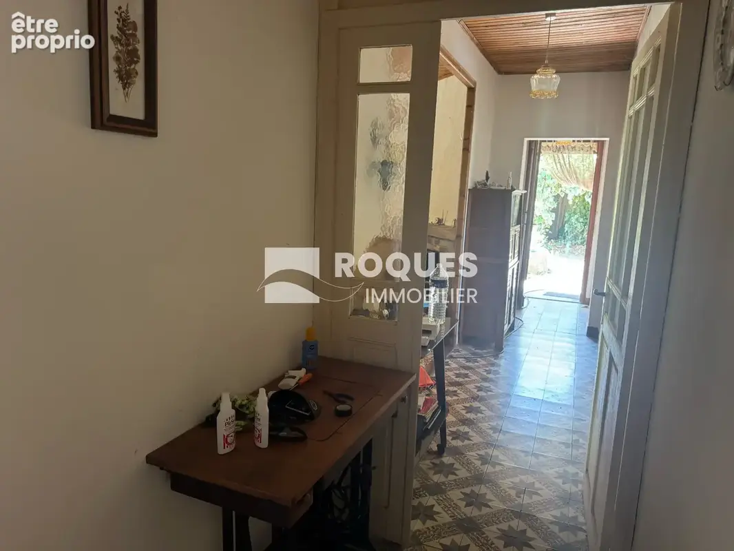 Lodève, centre ville, maison de ville à rénover, de 80 m2 habitables avec dépendances sur 570 m2 de terrain - photo 11