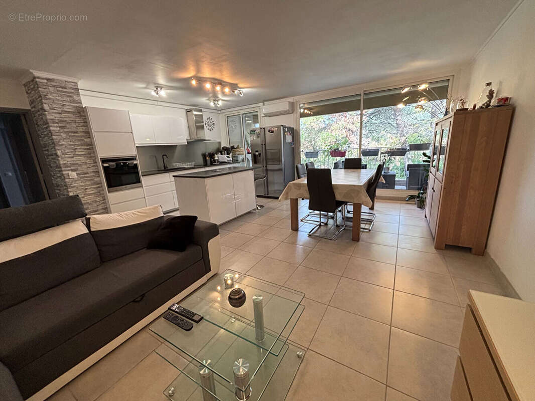 Appartement à MARSEILLE-12E