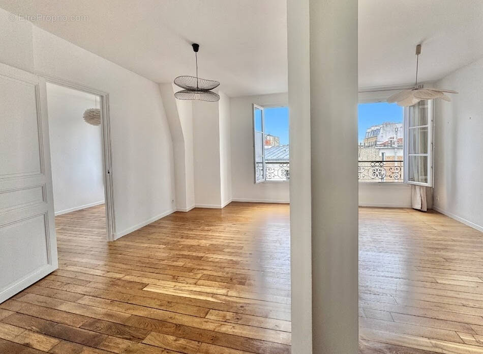 Appartement à PARIS-20E