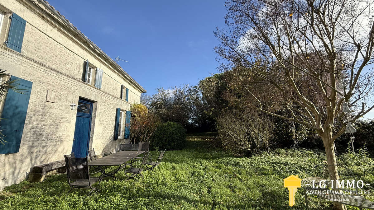 Maison à MORTAGNE-SUR-GIRONDE
