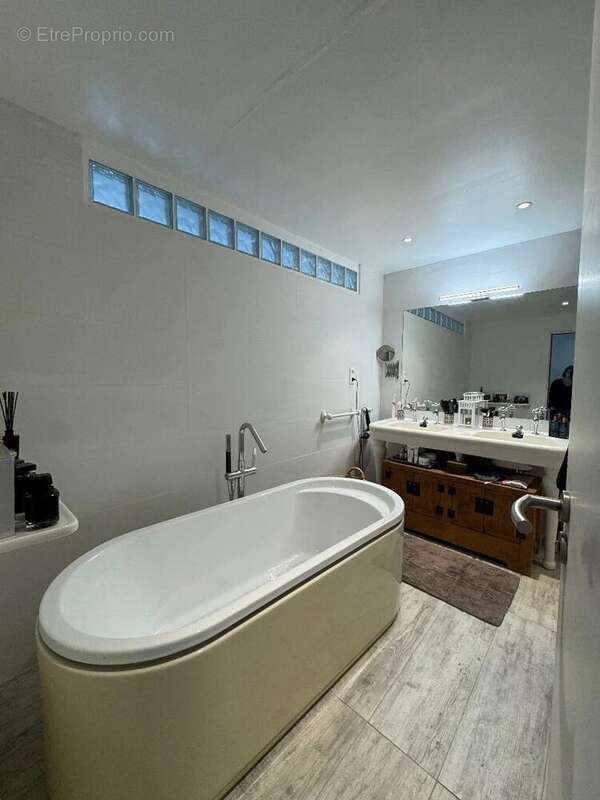 Maison à SAINT-NOM-LA-BRETECHE