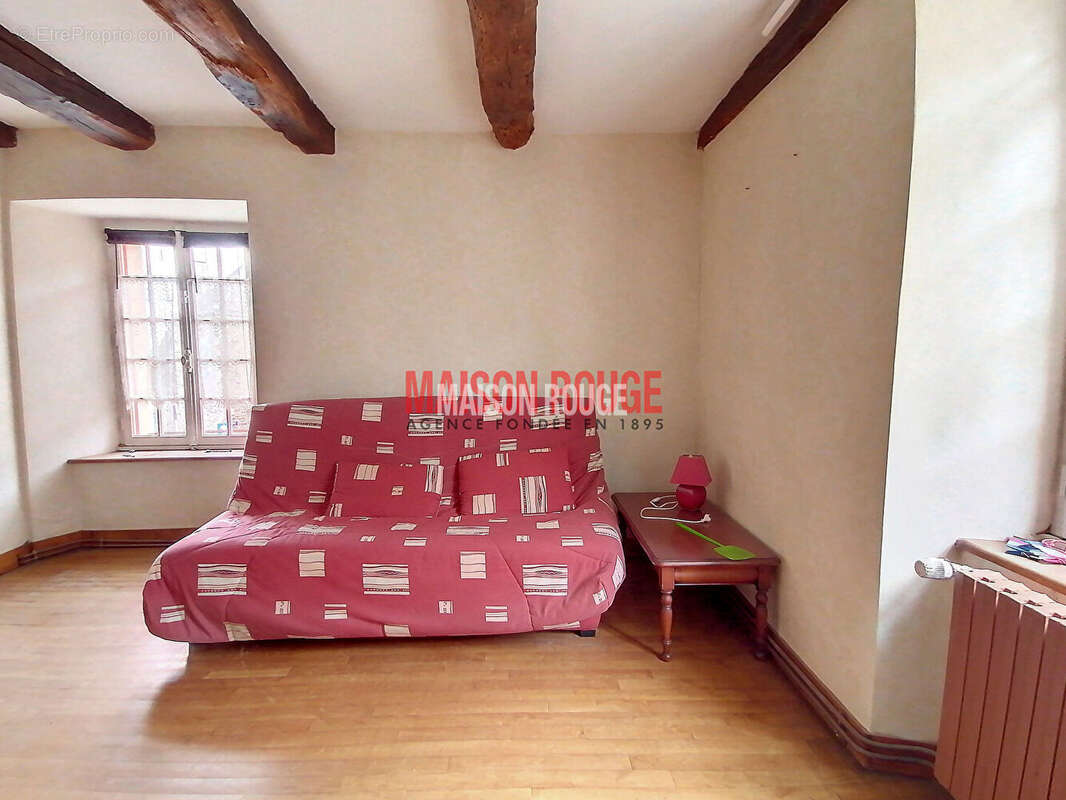 Maison à BAZOUGES-LA-PEROUSE