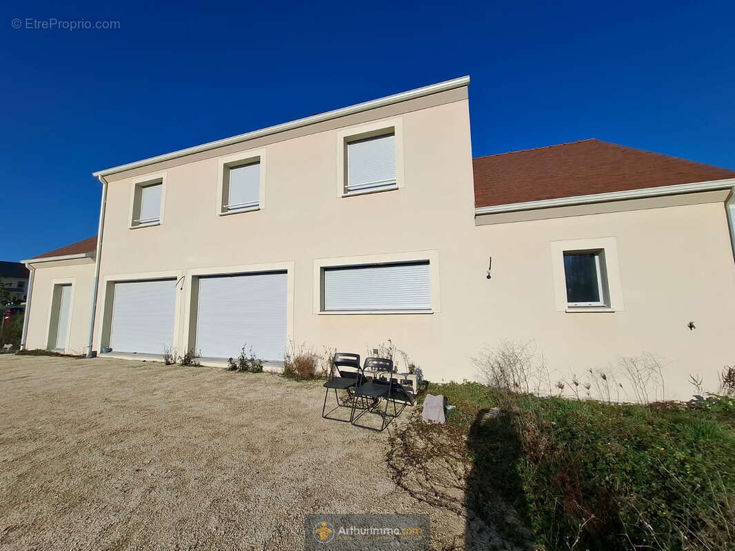 Maison à CRECY-LA-CHAPELLE