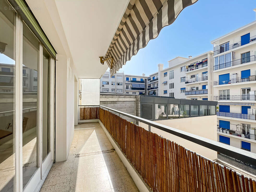 Appartement à LE CANNET