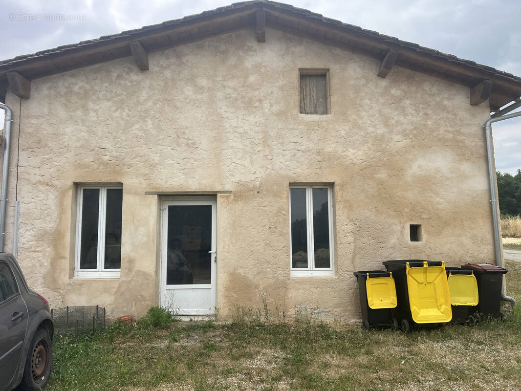 Maison à NAUJAN-ET-POSTIAC