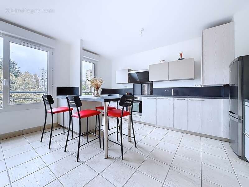 Appartement à OULLINS